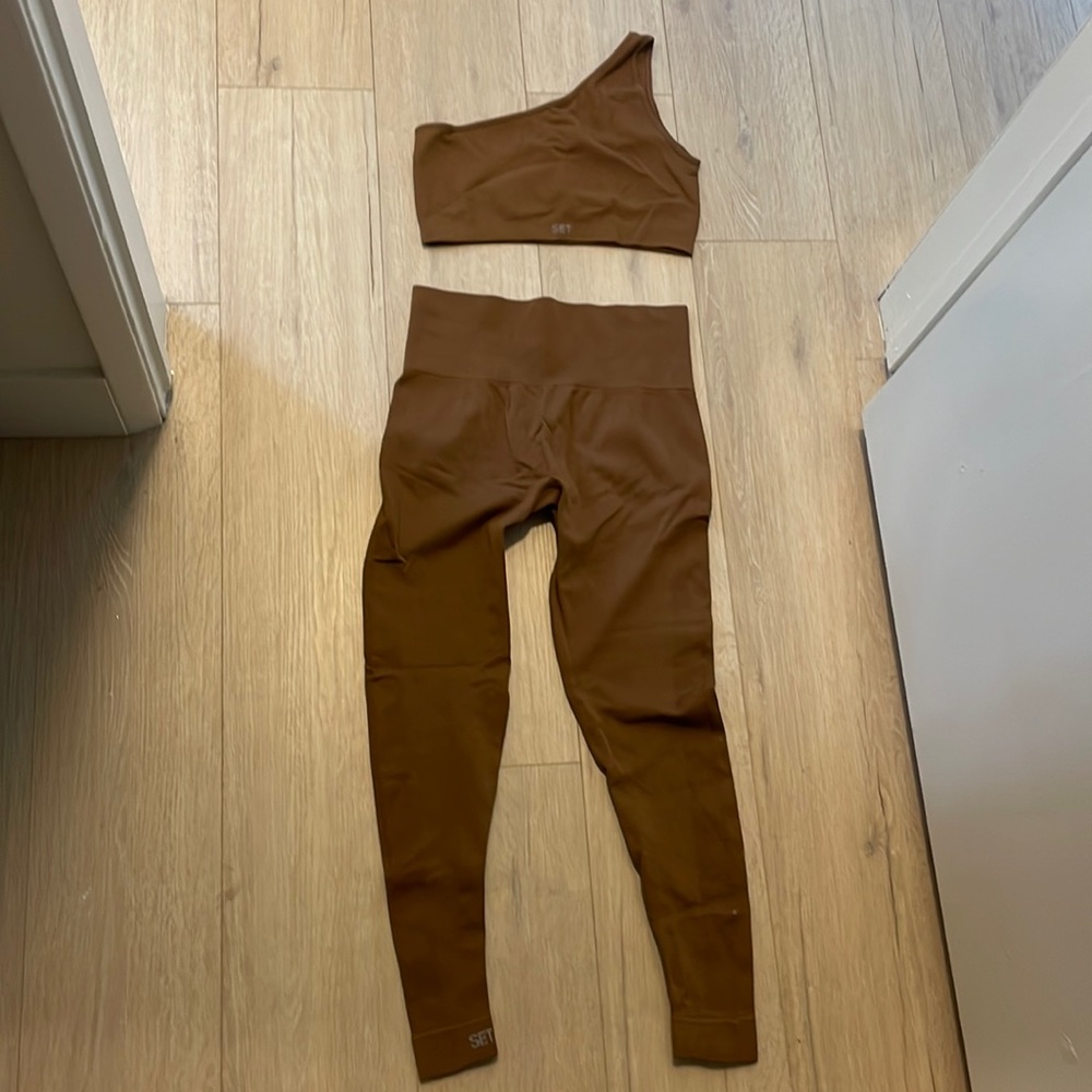 SET Active Brown One-Shoulder Sports Bra and High-Waist Leggings Set